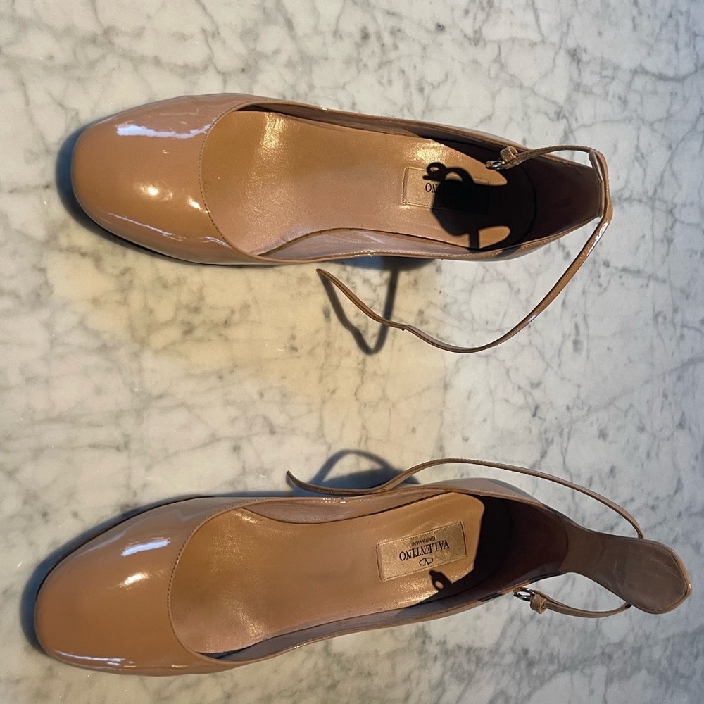 Nude Valentino Mary Jane Style Heel